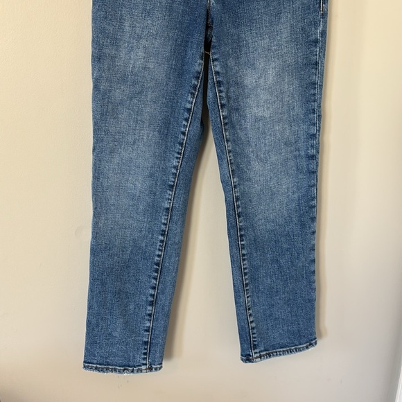 Good American Medium Wash Distressed Skinny Jeans - Size 6/28 - Picture 3 of 8